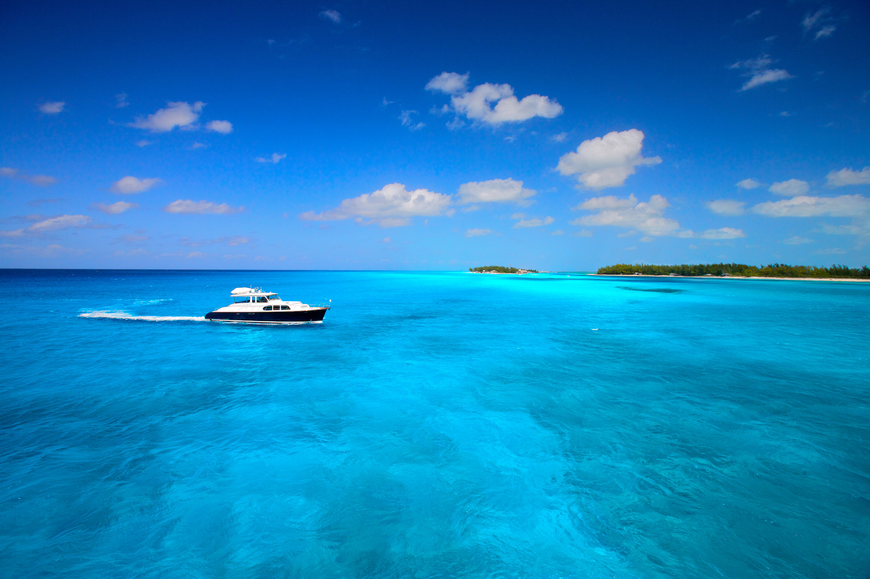 Huckins Yacht Bimini, Bahamas_Robert HOLLAND.jpg