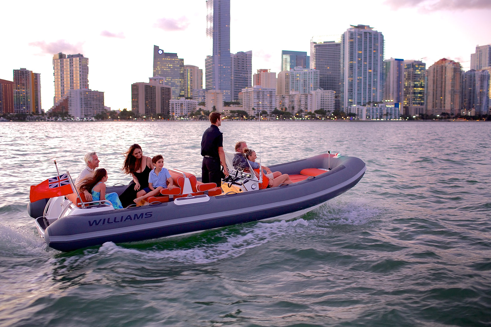 _MG_3732-Yacht-tender-with-passengers-at-dusk_Miami,-FL_Robert-Holland