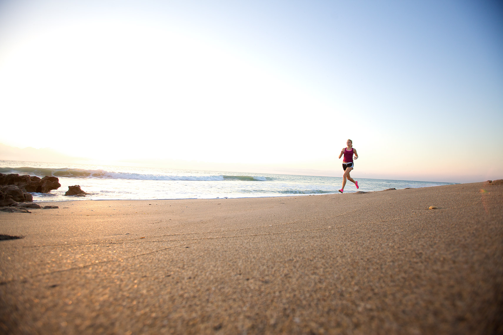 sunrise runner on beach_MG_4664_Robert-Holland.jpg